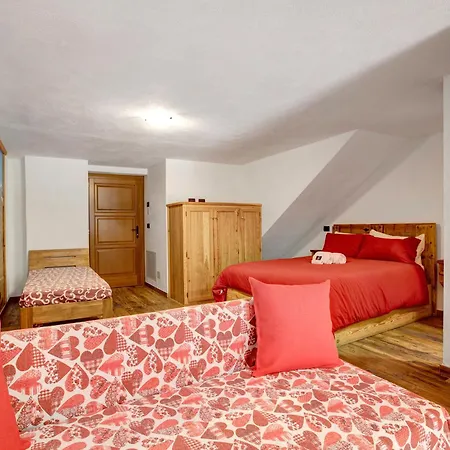 Aux Pieds Du Malatra' 2 *