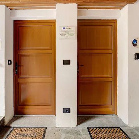 Apartment Aux Pieds Du Malatra' 2 *