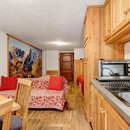 Apartment Aux Pieds Du Malatra' 2 *