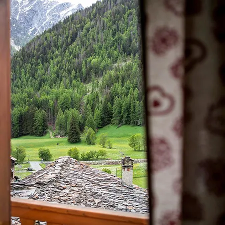 Aux Pieds Du Malatra' 2 Apartmán *